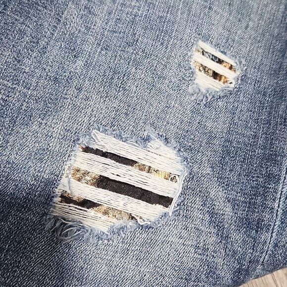 WHBM Curvy Mid Rise Everyday Soft Destructed Slim Jeans - Picture 6 of 14